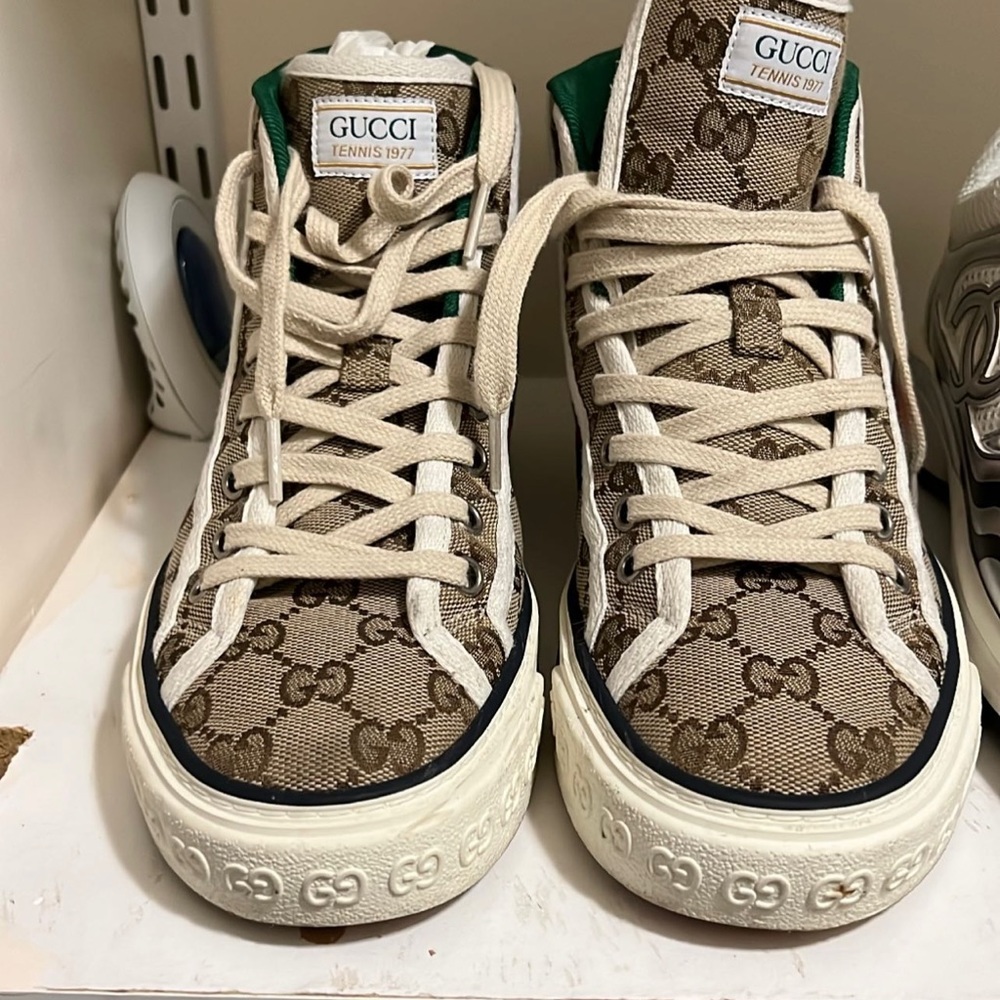 Gucci tennis sneakers in a size 37
